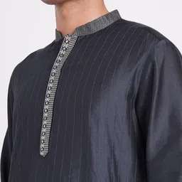 indus route by Pantaloons Men Thread Work Kurta image 3