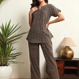 ETC Women Pure Cotton Printed Night suit-image-20