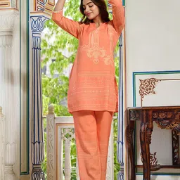 VIBE VISION Printed Top With Trousers Co-Ords image 4