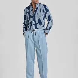 Snitch Men Smart Spread Collar Abstract Printed Slim Fit Casual Shirt image 5