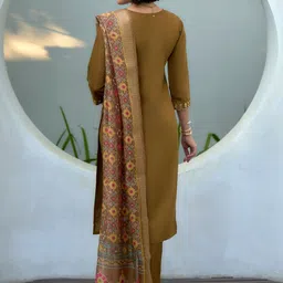 Fashion2wear Women Ethnic Motifs Embroidered Regular Thread Work Kurta with Trousers & With Dupatta image 5