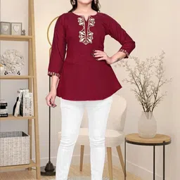 VISOKA Embroidered Ethnic Top image 3