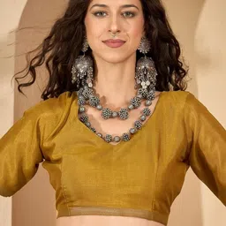 Sangria Floral Printed Zari Border Saree With Unstitched Blouse image 3