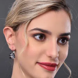 Reenisaa Teardrop Shaped Drop Earrings image 3