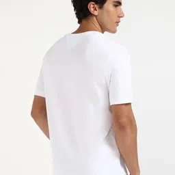 Tommy Hilfiger Men Solid Essential Cotton T-shirt image 4