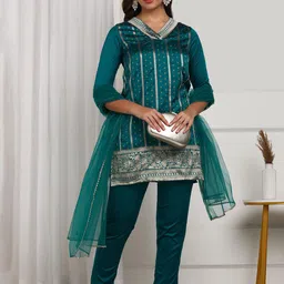 House of Pataudi Floral Woven Design Zari Straight Kurta Sets With Dupatta image 2