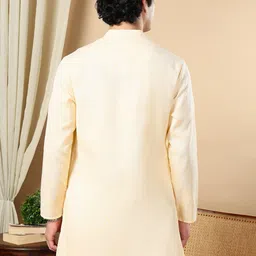 TATTVA Men Thread Work Kurta image 4