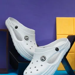 Feel alive Men Self Design Set of 4 Pair Lightweight Clogs image 3