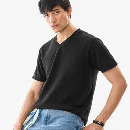 Snitch Men V-Neck T-shirt-picture-32