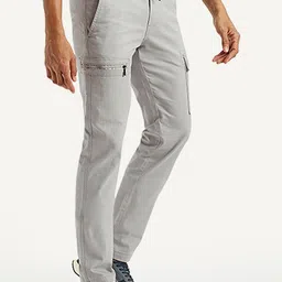 Levis Men Slim Fit Cargos Trousers image 2