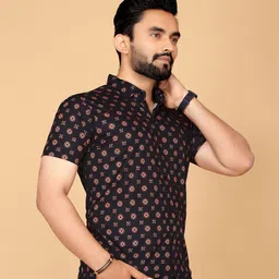 FABRIPPLE Men Classic Opaque Printed Casual Shirt image 4
