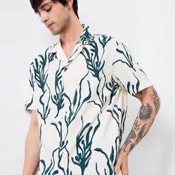 SPYKAR Men Relaxed Fit Cuban Collar Abstract Printed Cotton Casual Shirt image 5