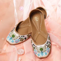 House of Pataudi Embellished Ethnic Mojaris image 1