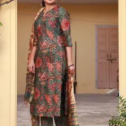 GoSriKi Women Floral Printed Regular Kurta with Trousers & With Dupatta image 3