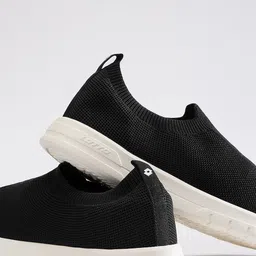 Lotto Men Textured Slip-On Black Sneakers image 2