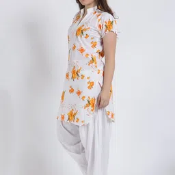Mytrendzs Floral Printed Pure Cotton Kurti image 3