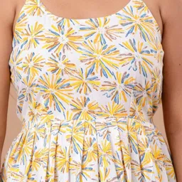 Rangun Floral Print Round Neck Sleeveless Top image 3