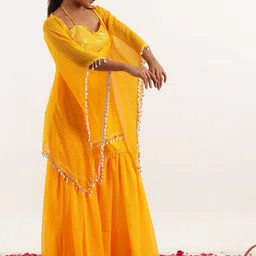 DEASHA INDIA Embroidered Sweetheart Neck Top Kaftan With Sharara Co-Ords Set image 5