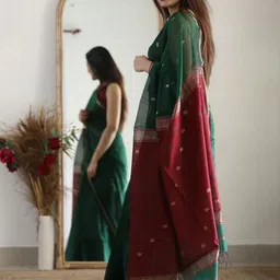 Parampara Ethnic Woven Design Zari Pure Silk Banarasi Saree with Lissome Blouse Piece image 2