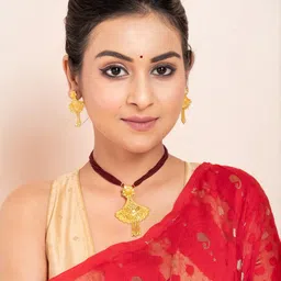 Upala Women Gold-Toned Pendant Jewellery Set-image-13