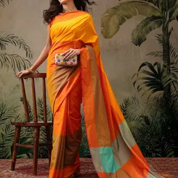 DIVASTRI Colourblocked Zari Art Silk Fusion Uppada Saree-picture-15