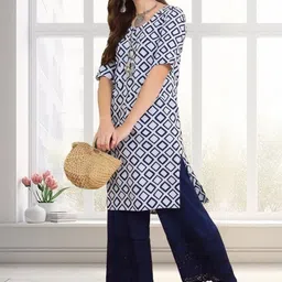 SZN Women Ethnic Motifs Printed Crepe Straight Kurtas image 4