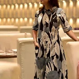 Sun Fashion And Lifestyle Women Floral Printed Kurta with Trousers image 2