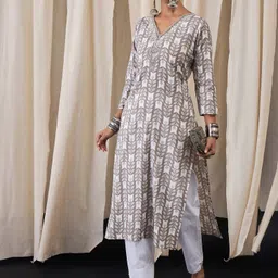 Anouk Women Geometric Embroidered Thread Work Kurta image 3