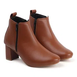 The Roadster Lifestyle Co. Women Textured Round Toe Block-Heeled Zipper Casual Boots image 5