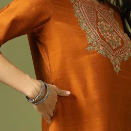 Anouk Women Embroidered Thread Work Kurta image 3