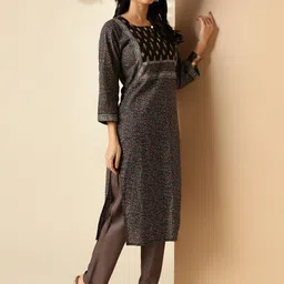 SZN Women Geometric Printed Keyhole Neck Kurta image 2