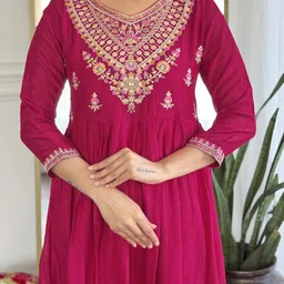 Siya Fashion Women Floral Embroidered Regular Kurta with Trousers & With Dupatta image 5