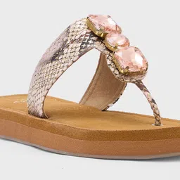 Sole To Soul Textured Flatform Sandals image 5