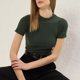 Trendyol Women Ribbed Round Neck Fitted Top-image-45