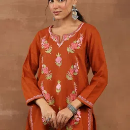 House of Chikankari Women Floral Embroidered Aari Work Woollen Straight Kurta-picture-16