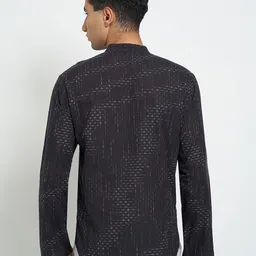 indus route by Pantaloons Men Embroidered Thread Work Kurta image 4