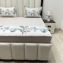 Pure Decor Grey & White Floral King Bedsheet with 2 Pillow Covers image 2