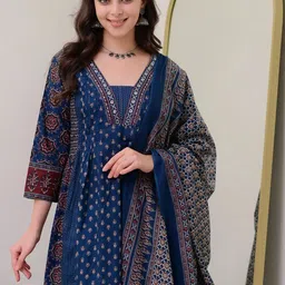 KLOSIA Women Floral Printed Anarkali Kurta with Palazzos & Dupatta image 5