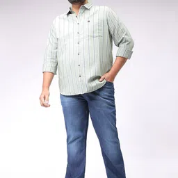 Hardsoda by The Indian Garage Co Men Bootcut Mid-Rise Heavy Fade Stretchable Jeans image 2