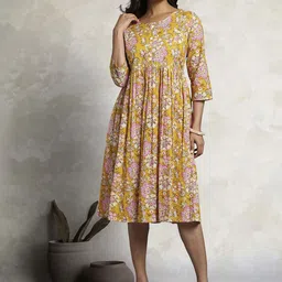 TUNIYA Women Printed Gotta Patti Kurta-picture-39