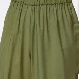 Vishudh Women Embroide Tunic With Trouser Co-Ord Set image 4