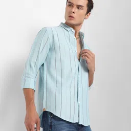 campus sutra Men Regular Fit Striped Spread Collar Casual Shirt image 2