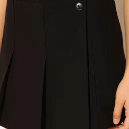 ONLY High-Rise Pleated Mini Skorts image 2