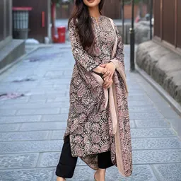 Aaghnya Women Viscose Rayon Printed Kurta Sets image 3