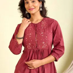 Tvyozs Floral Embroidered Round Neck Empire Thread Work Pure Cotton Kurta With Trousers image 3