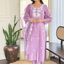 URMIR FASHION Women Floral Embroidered Regular Thread Work Kurta with Trousers & With Dupatta image 4