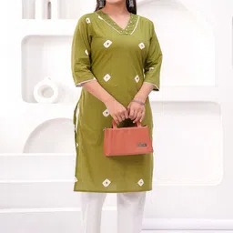 Dinaya Women Bandhani Printed V-Neck Straight Kurti image 2