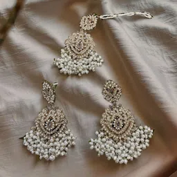 Crown Fabulous Jewellery Leaf Shaped Drop Earrings And Maang Tikka-picture-41