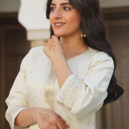 Aramya Women Ethnic Motifs Embroidered Regular Kurta with Trousers image 2