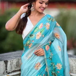 AMRUTKALA SAREES Floral Block Printed Saree image 3